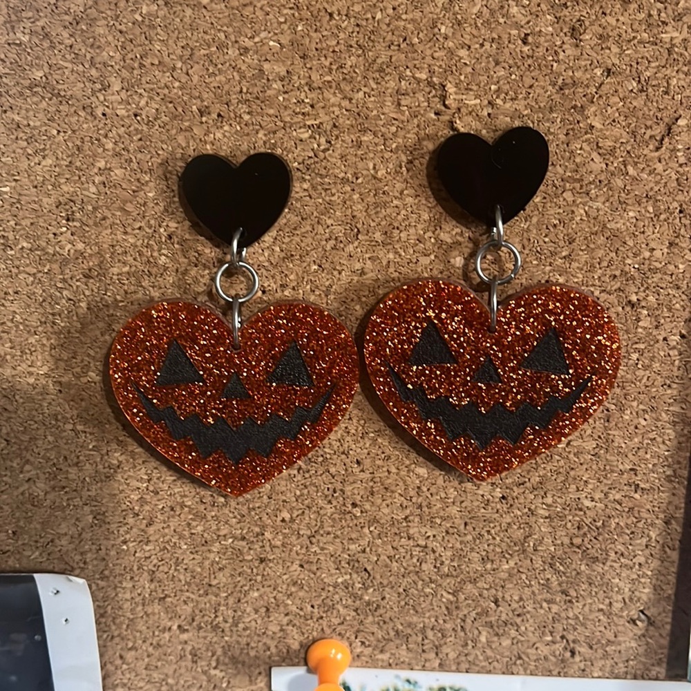 Heart jack-o-lantern earrings